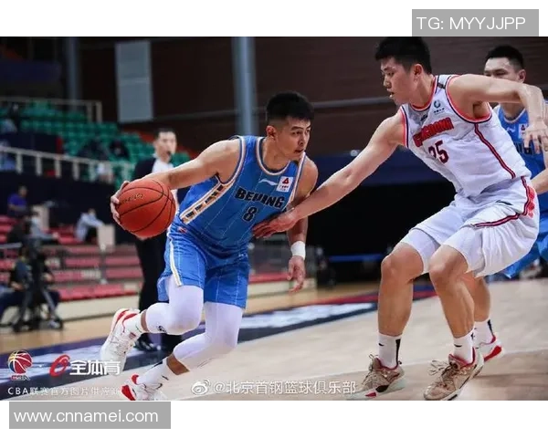 广州篮球队在锦标赛中以57分稳居积分榜首位展现强劲实力